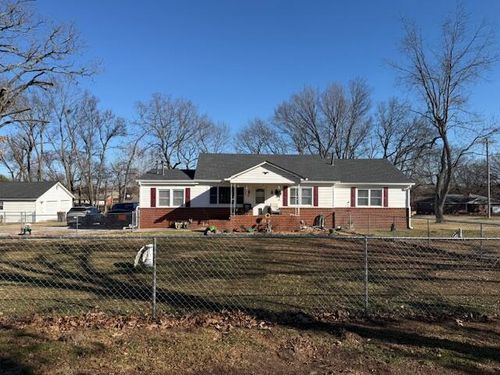 1117 S Mill St, Grove, OK, 74344-2954 | Card Image