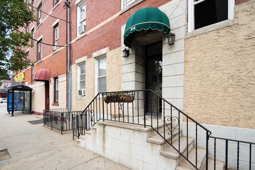 3b-314 Paterson Plank Rd, Union City, NJ, 07087-2860 | Card Image