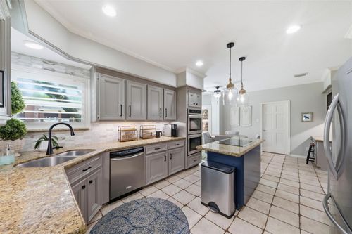 14707 Sandy Creek Dr, Houston, TX, 77070-2360 | Card Image