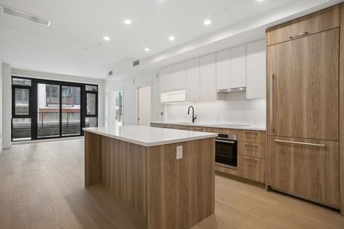 504-8398 Oak Street, Vancouver, BC, V6P0L9 | Card Image