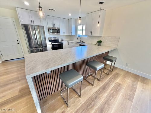 1505 Flag Cir, Las Vegas, NV, 89102-1529 | Card Image