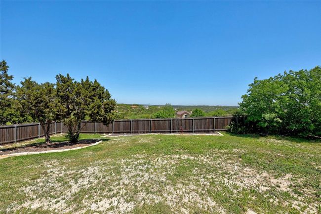 Tons of yard space! Kids and pets will both love having room to roam. | Image 35