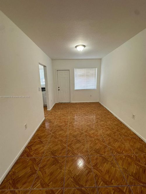407-407 Nw 84th St, Miami, FL, 33150-2628 | Card Image