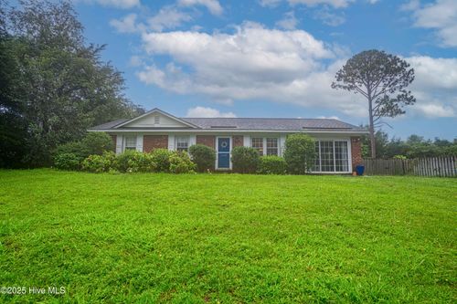 5130 Fitzgerald Dr, Wilmington, NC, 28405-1542 | Card Image