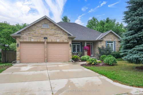 109 Willow Ave, Middlesex Centre, ON, N0M1L0 | Card Image
