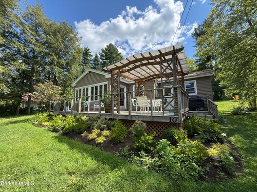 10 Mahkeenac Ter, Stockbridge, MA, 01262-7797 | Card Image