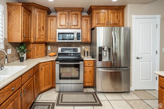 5195 5825, House other with 4 bedrooms, 3 bathrooms and 8 parking in Hooper UT | Image 9