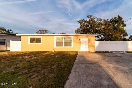 1575 Carmen Ave, DAYTONA BEACH, FL, 32117-1462 | Card Image