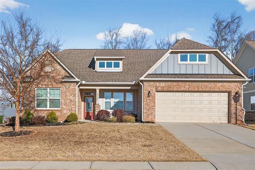 6928 Manchester Dr, Flowery Branch, GA, 30542-7403 | Card Image