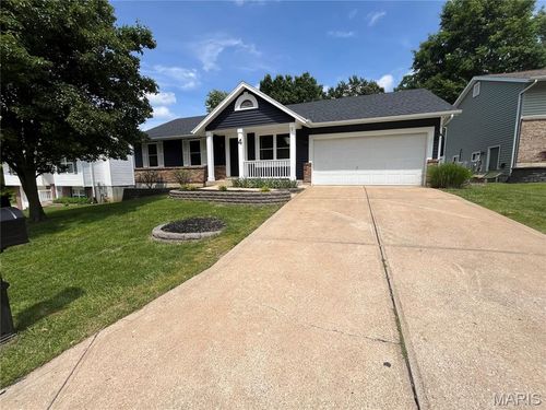 4 Marcus Dr, Saint Peters, MO, 63376-7484 | Card Image