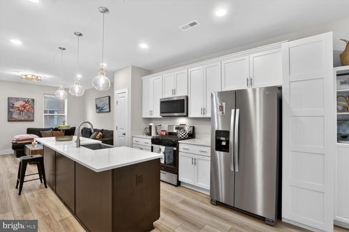 112 Glass Ln, BALTIMORE, MD, 21230-5636 | Card Image