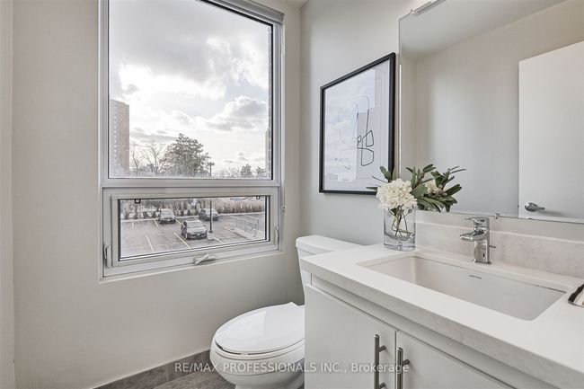 111 - 62 Dixfield Dr, House attached with 2 bedrooms, 2 bathrooms and 1 parking in Etobicoke ON | Image 8
