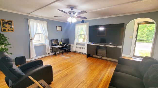 19 Brewer St, House other with 3 bedrooms, 1 bathrooms and null parking in East Hartford CT | Image 5