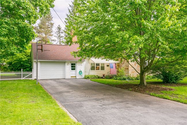 Room for 6 cars in the driveway! | Image 3