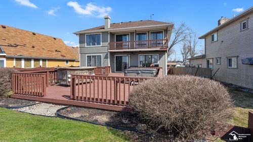 30990 Bayview Dr, Gibraltar, MI, 48173-9539 | Card Image