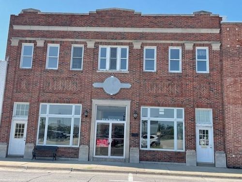 219 N 2nd Ave W, Newton, IA, 50208-3033 | Card Image
