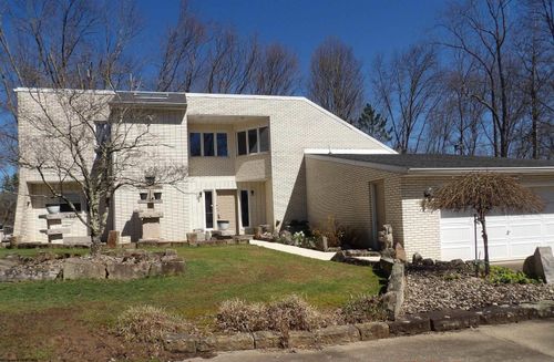 422 Carol St, Buckhannon, WV, 26201-2095 | Card Image