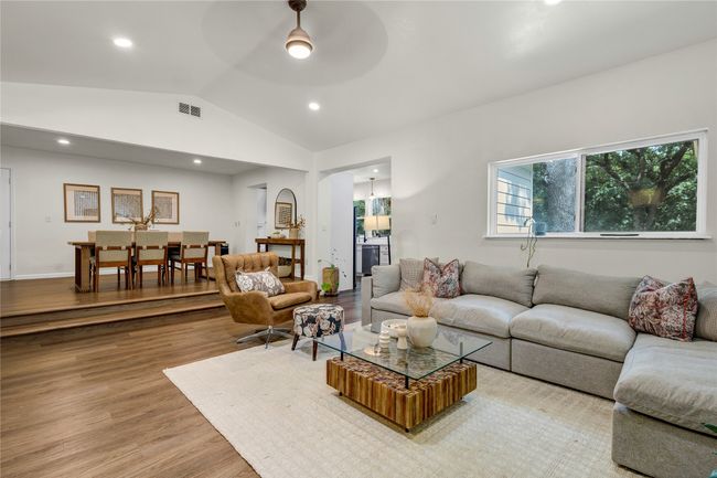 511 W Red Bird Ln, House other with 3 bedrooms, 2 bathrooms and null parking in Duncanville TX | Image 9