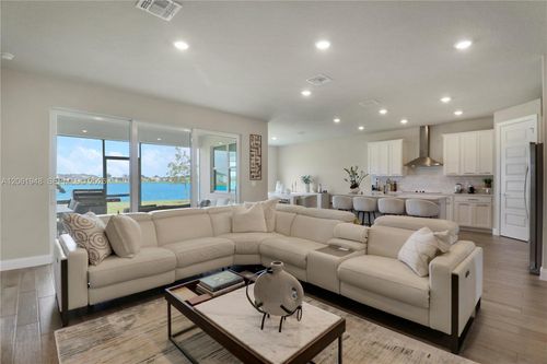 6489 Nw Cloverdale Ave, Port St Lucie, FL, 34987-5874 | Card Image