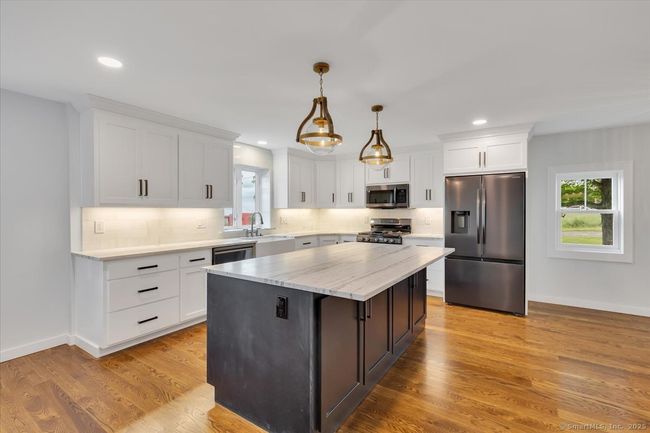 183 Bailey St, House other with 3 bedrooms, 3 bathrooms and 8 parking in Glastonbury CT | Image 5