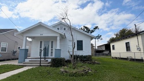 218 First St, Houma, LA, 70364-3204 | Card Image