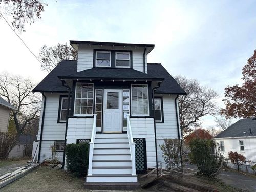 194 Fells Ave, Medford, MA, 02155-2003 | Card Image