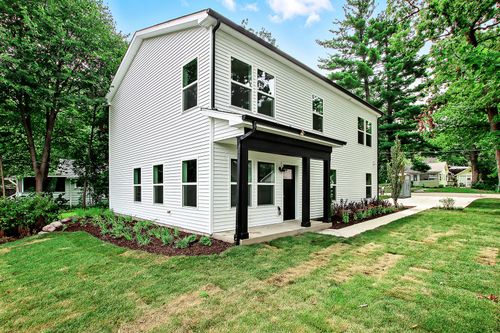 624 Lake St, Twin Lakes, WI, 53181-9327 | Card Image