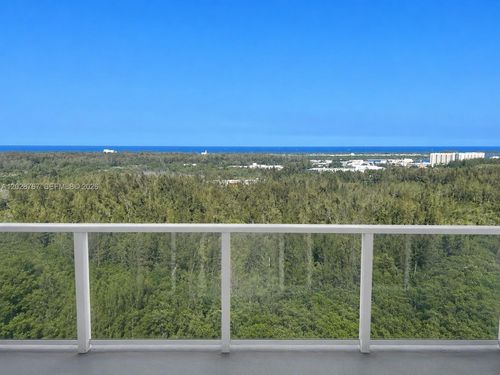 2002-14951 Royal Oaks Ln, North Miami, FL, 33181-2482 | Card Image