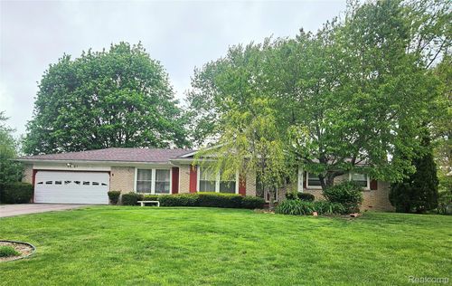 1321 Wagon Wheel Ln, Grand Blanc, MI, 48439-4863 | Card Image