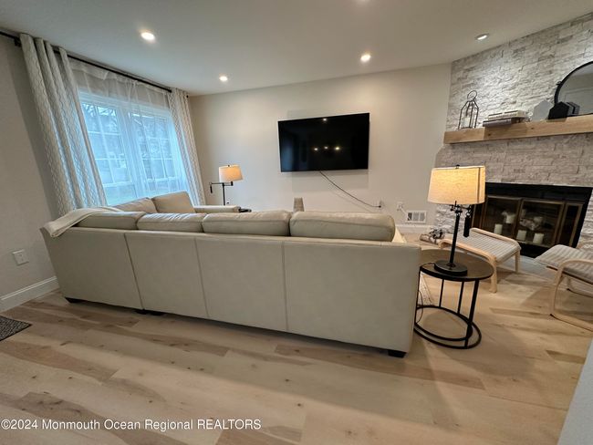 504 Red Crest Ln, Condo with 2 bedrooms, 3 bathrooms and 1 parking in Branchburg NJ | Image 4
