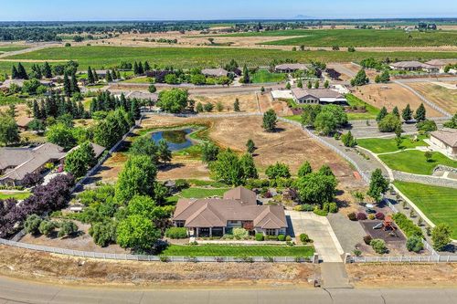 11880 Gidaro Dr, Elk Grove, CA, 95624-9394 | Card Image