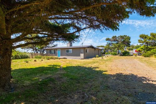 1722 Nw Abbey Ct, Waldport, OR, 97394-9429 | Card Image