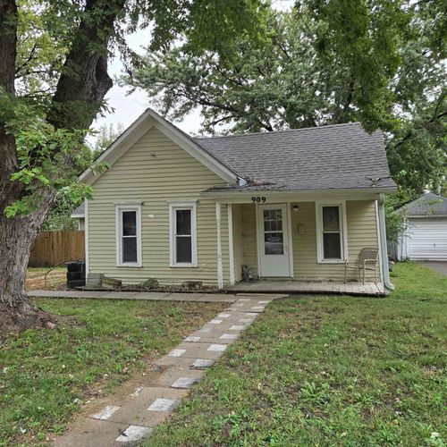 909 W 1st Street, Abilene, KS, 67410 | Card Image