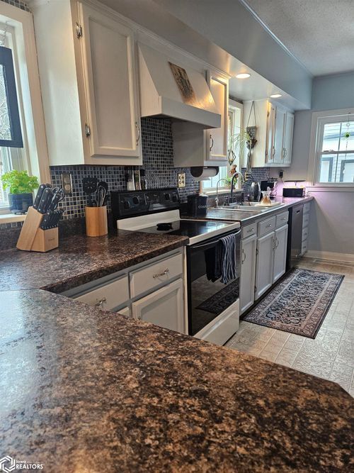 1414 N Elm St, Ottumwa, IA, 52501-2126 | Card Image