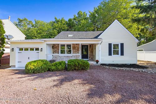 247 Jennings Rd, Manahawkin, NJ, 08050-4613 | Card Image