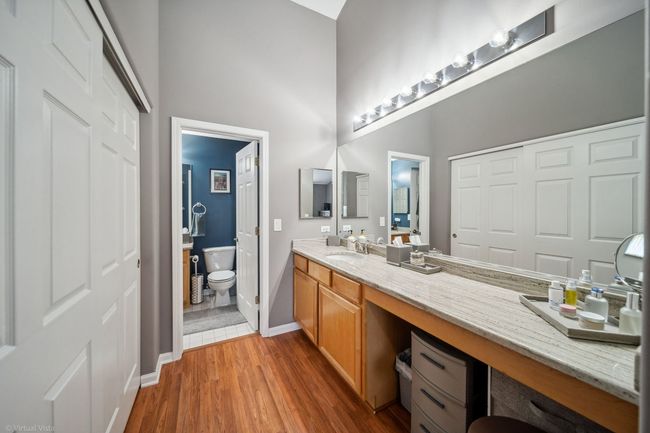 Master sink with make-up counter. | Image 16