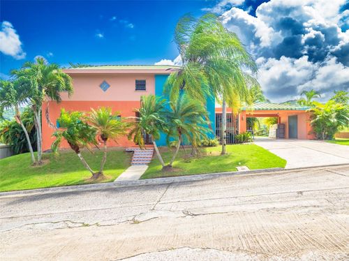 HACIENDA MARGARITA Calle Carreta, LUQUILLO, PR, 00773 | Card Image