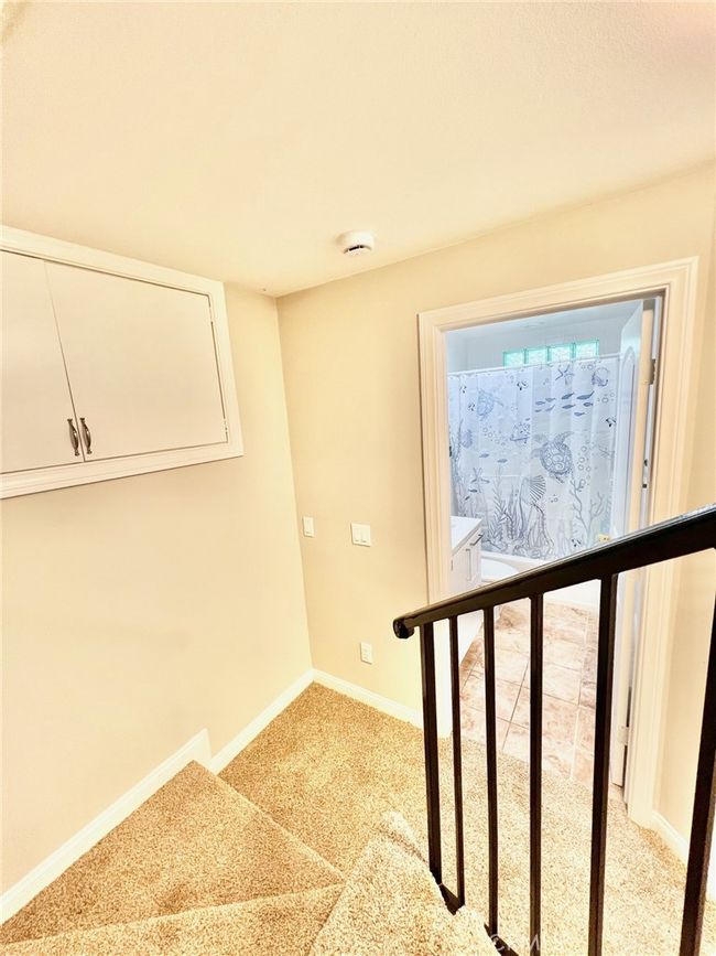 64 Avalon Terrace Rd, Condo with 2 bedrooms, 3 bathrooms and 1 parking in Avalon CA | Image 18