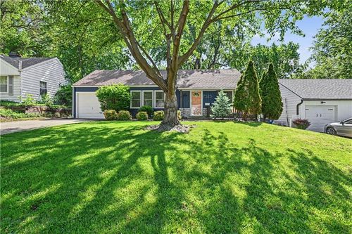7525 Eaton St, Prairie Village, KS, 66208-3611 | Card Image