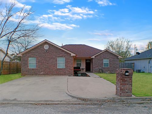 1806 Se 15th St, Mineral Wells, TX, 76067-6642 | Card Image
