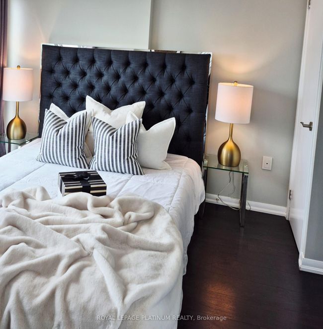 1611 - 830 Lawrence Ave W, Condo with 2 bedrooms, 2 bathrooms and null parking in North York ON | Image 4