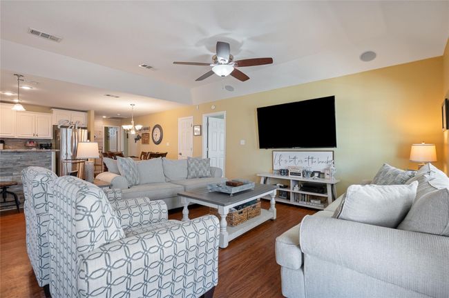 876 Kahla Dr, House other with 5 bedrooms, 2 bathrooms and 2 parking in Crystal Beach TX | Image 10