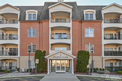 306 Regency Place, Townhouse with 2 bedrooms, 2 bathrooms and null parking in Woodbridge Proper NJ | Image 1