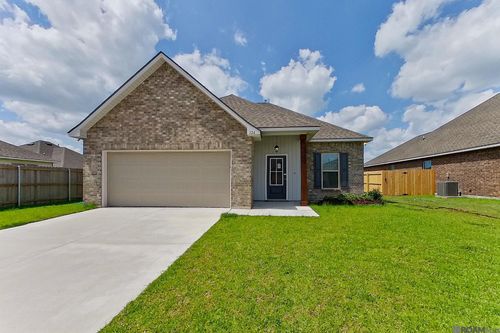 126 Alpine Meadows Ln, Lafayette, LA, 70506-6357 | Card Image