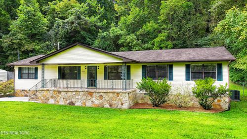 2333 Thorn Grove Pike, Knoxville, TN, 37914-6310 | Card Image