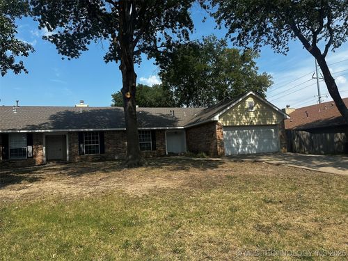 8721 E 60th St, Tulsa, OK, 74145-8716 | Card Image