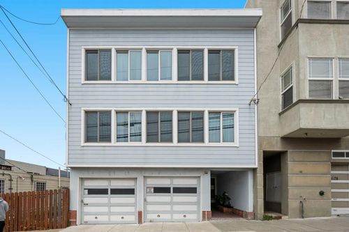 4532 Irving St, San Francisco, CA, 94122-1135 | Card Image