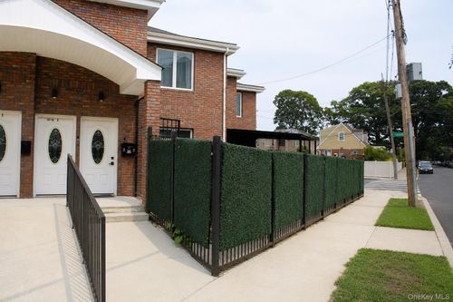 14384 232nd St, Laurelton, NY, 11413-3660 | Card Image