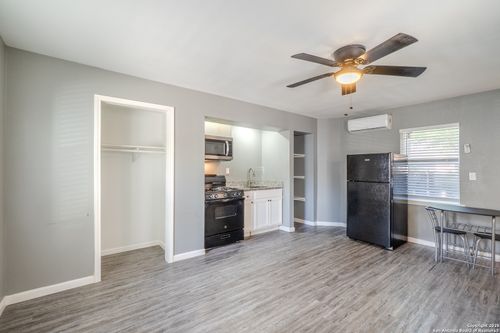apt-101-125 Hess St, San Antonio, TX, 78212-4691 | Card Image