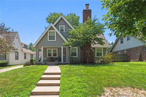 125 70th St, Kansas City, MO, 64113-2520 | Card Image